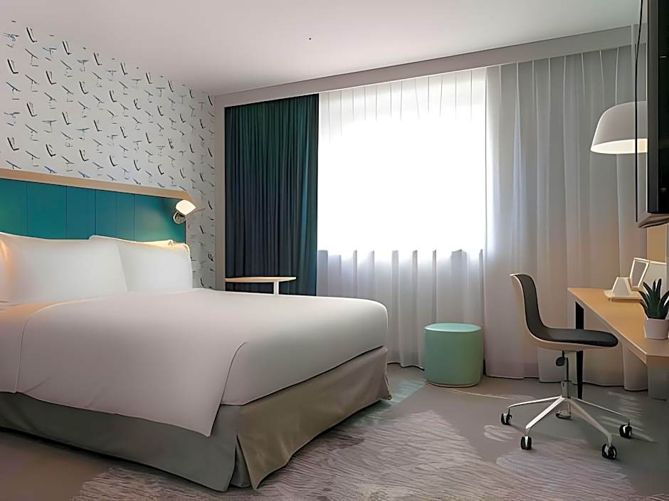 Hampton by Hilton Paris Clichy – Clichy, CA