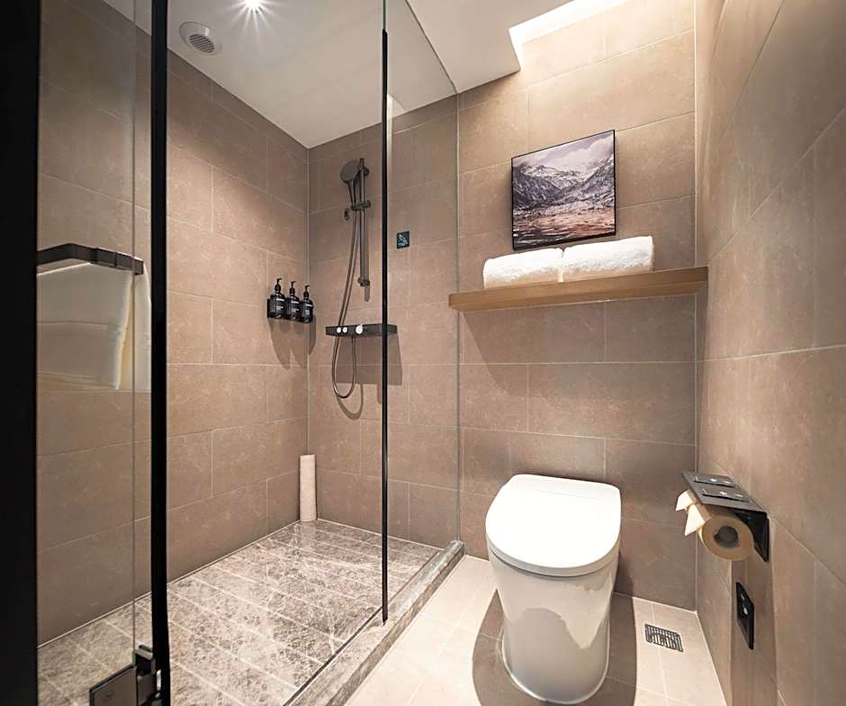 Atour Hotel Dalian Donggang Business District Gangwan Plaza