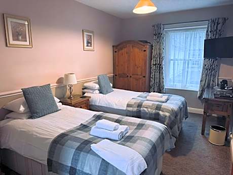 Twin Room with Private Bathroom