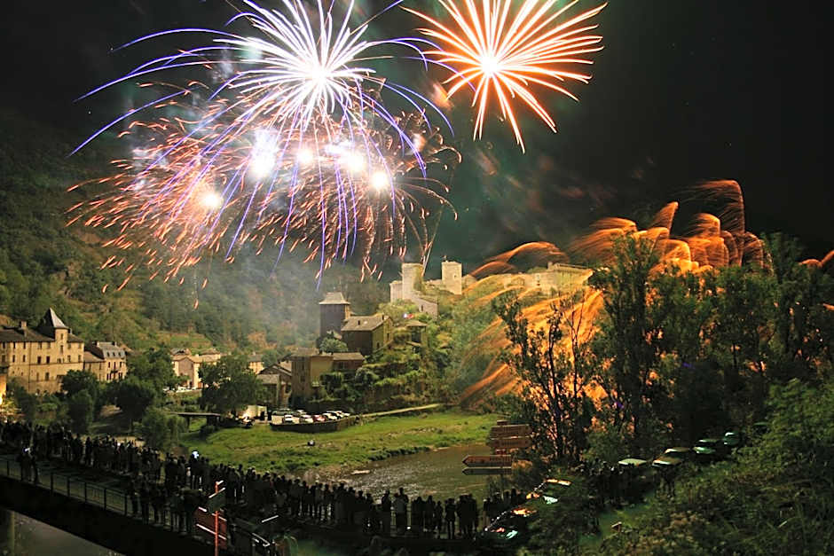 Hôtel Restaurant Le Relays du Chasteau - Logis Hôtel