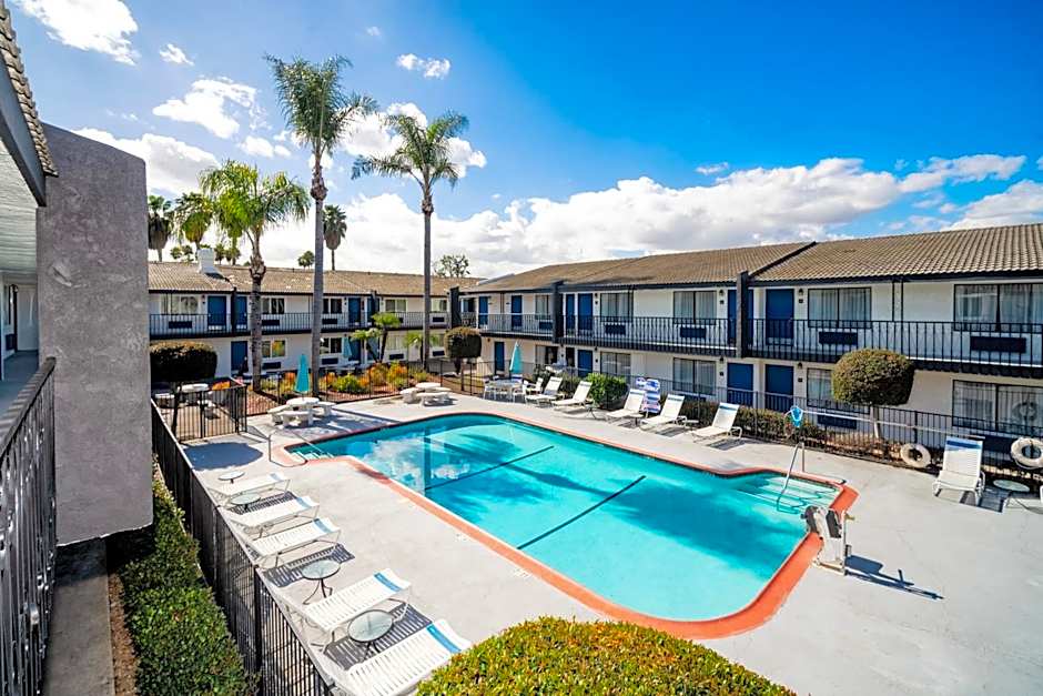The Buena Park Hotel & Suites