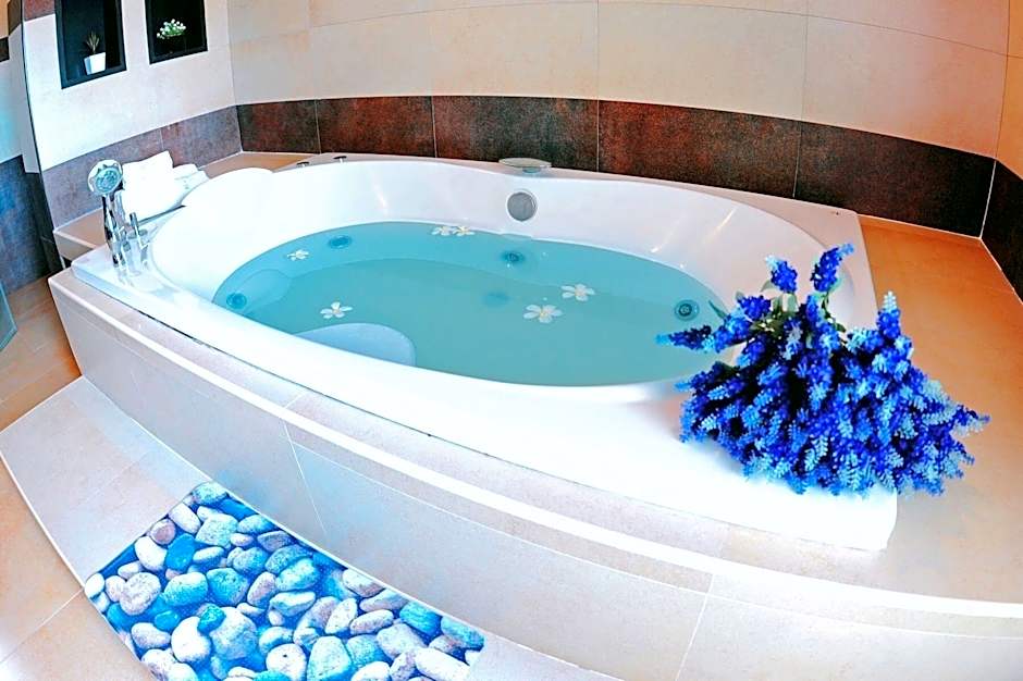 Rhienchai Place Hotel