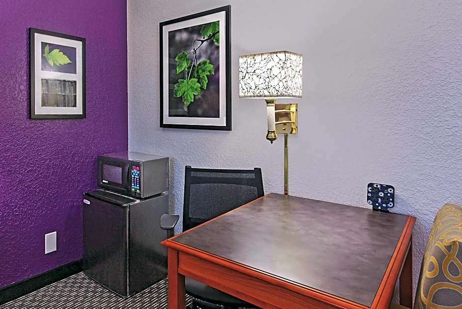 Travelodge by Wyndham Houston Cy-Fair