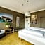 Five Reasons Hostel & Hotel