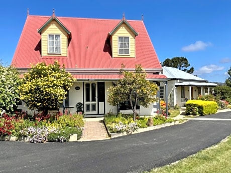 Swansea Cottages & Lodge Suites