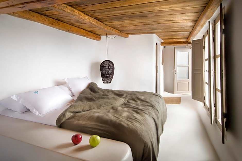 Sophia Luxury Suites