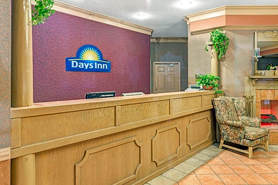 Days Inn & Suites by Wyndham Osceola AR