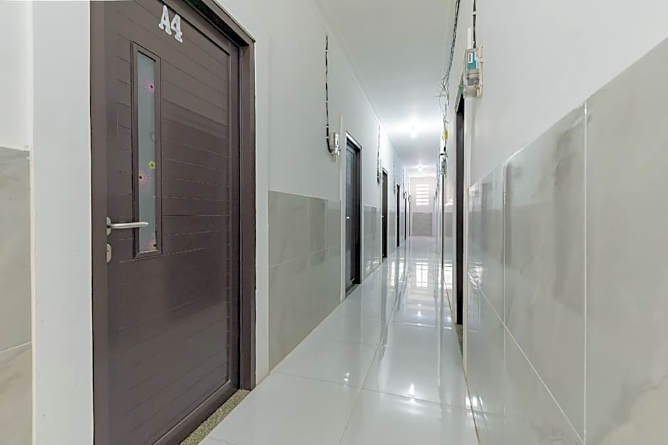 RedDoorz @ Kedawung Aurel Cirebon