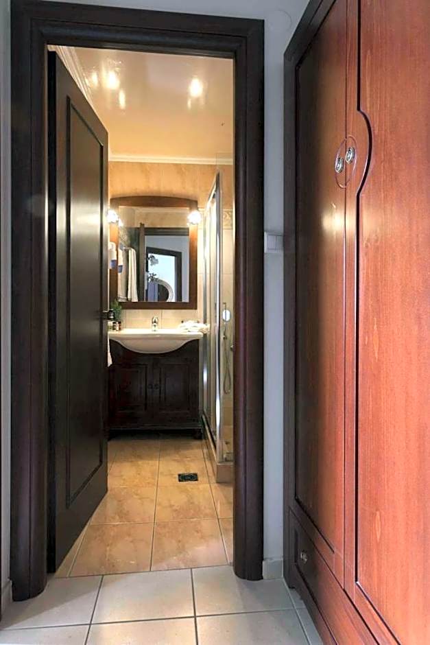 Aneroussa Beach Hotel