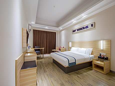 Business Queen Room