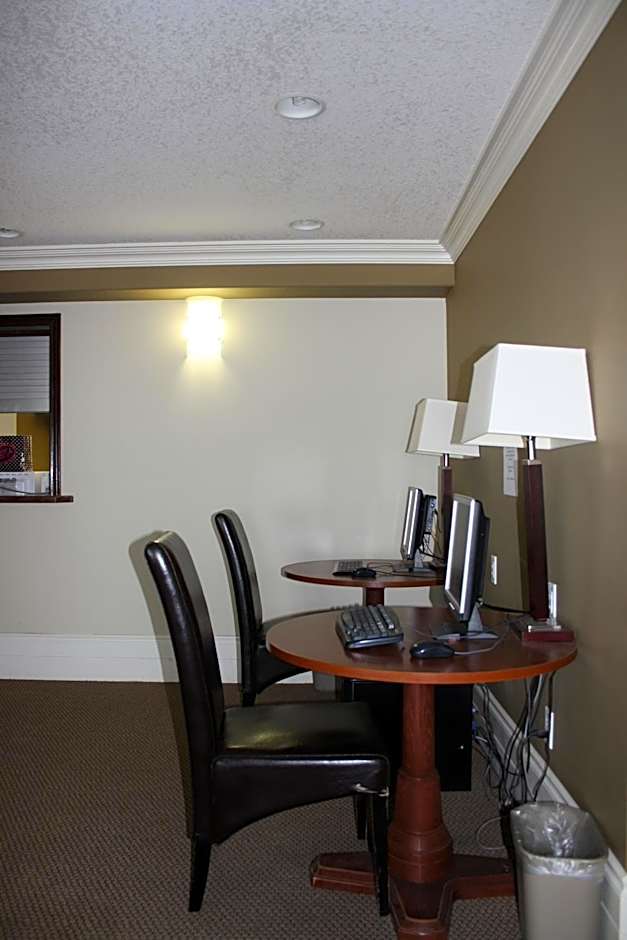Lakeview Inns & Suites - Edson Airport West