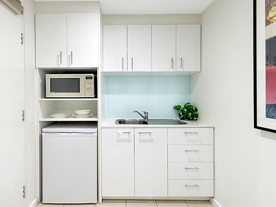 Brady Apartment Hotel Flinders Street