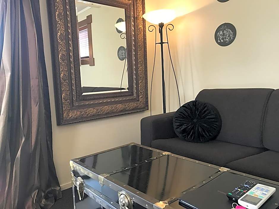 Cambridge Coach House