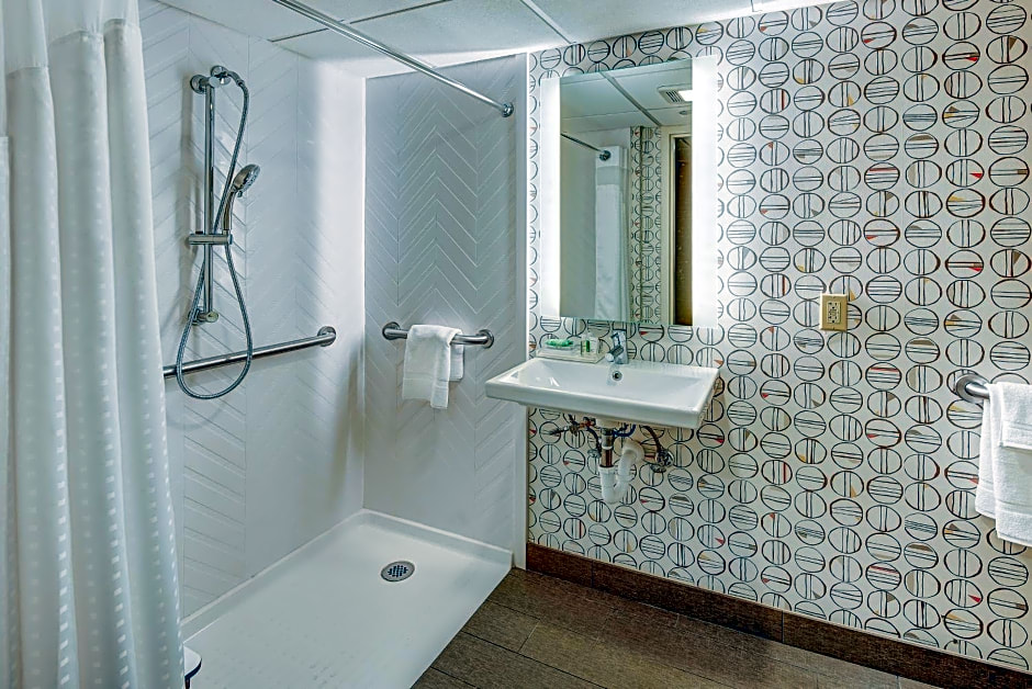 Holiday Inn East Windsor, an IHG Hotel