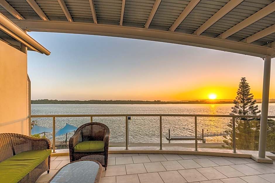 Riverside Holiday Apartments