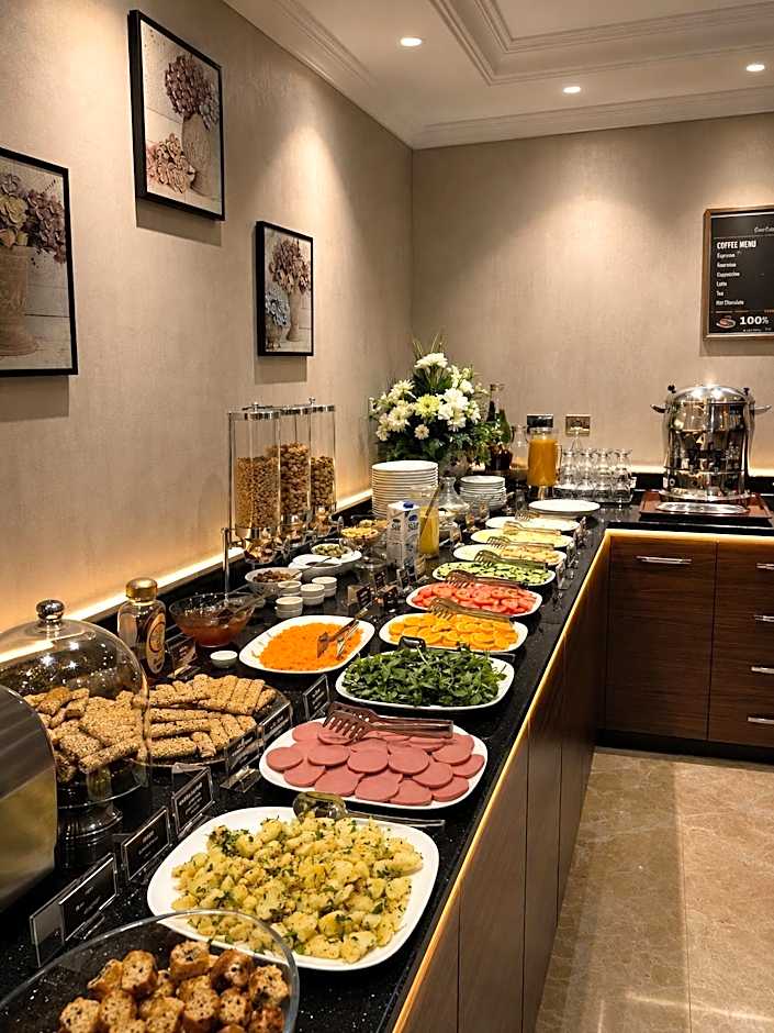 HOTEL REAL LİFE