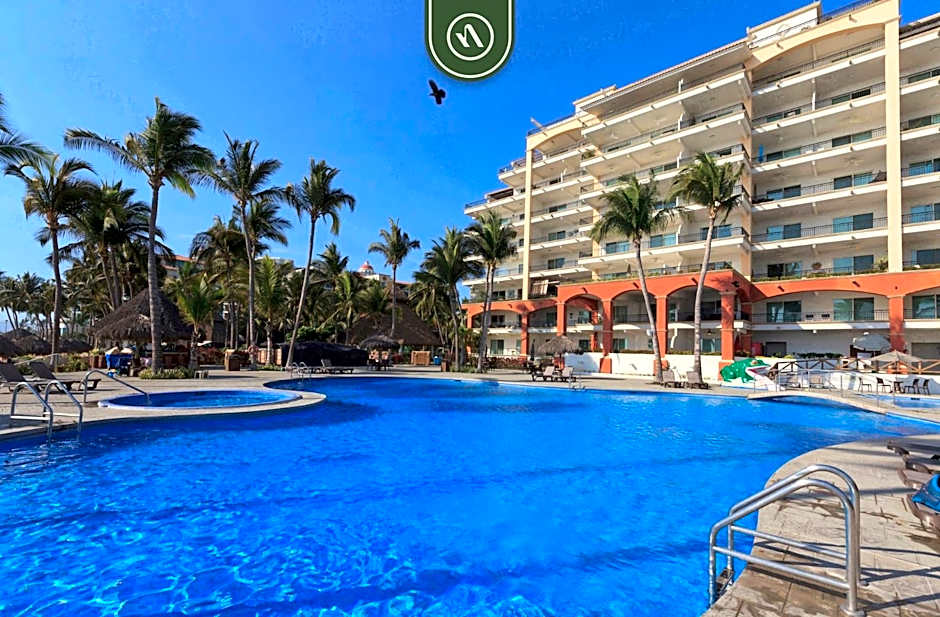 Mexican Styled 2 BR Condo - Beachfront - Pool