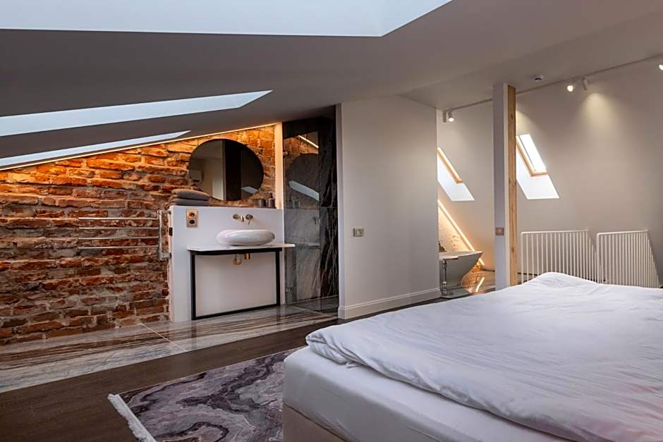 Turgaus Self Check-in Old Town Aparthotel