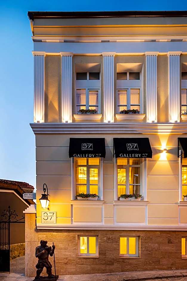 Gallery 37 Powered by ASTON