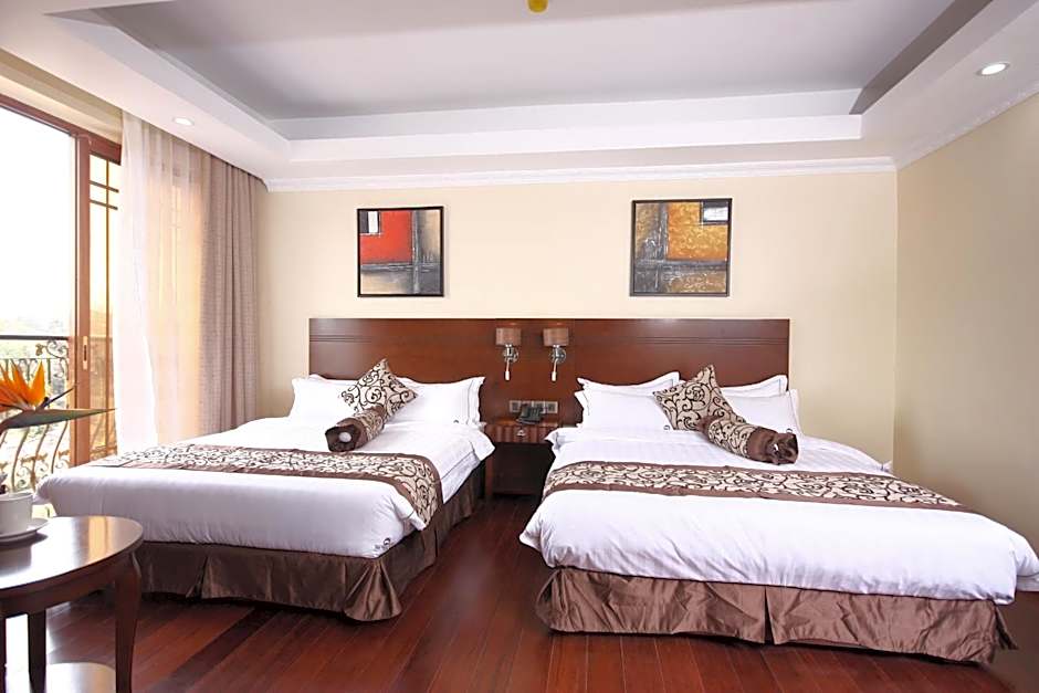 The White Rhino Hotel