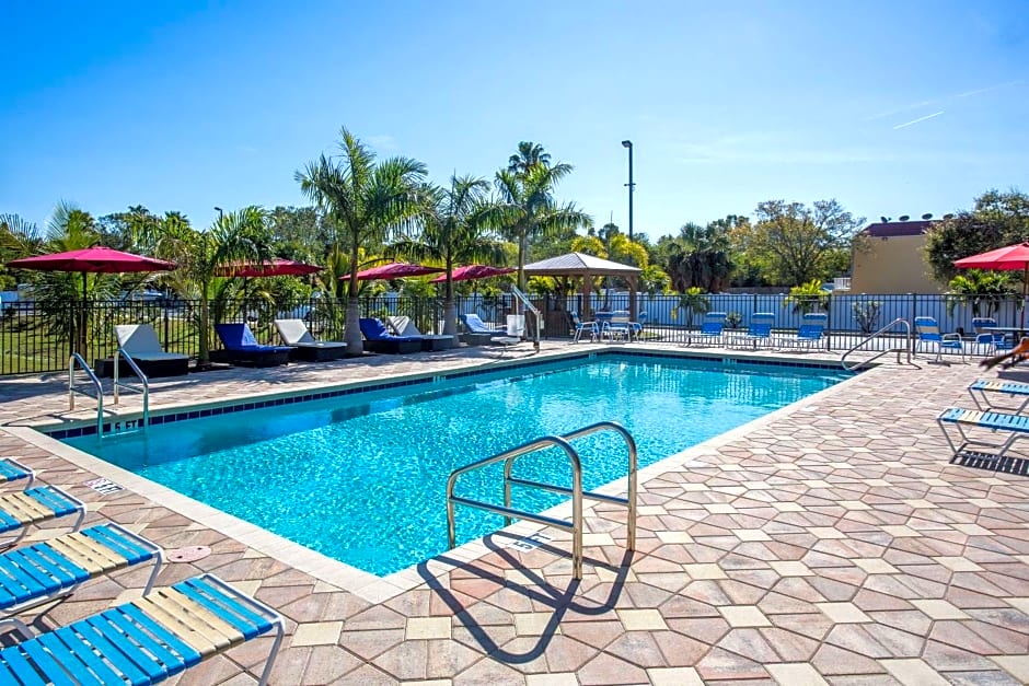 Days Inn by Wyndham Sarasota Bay