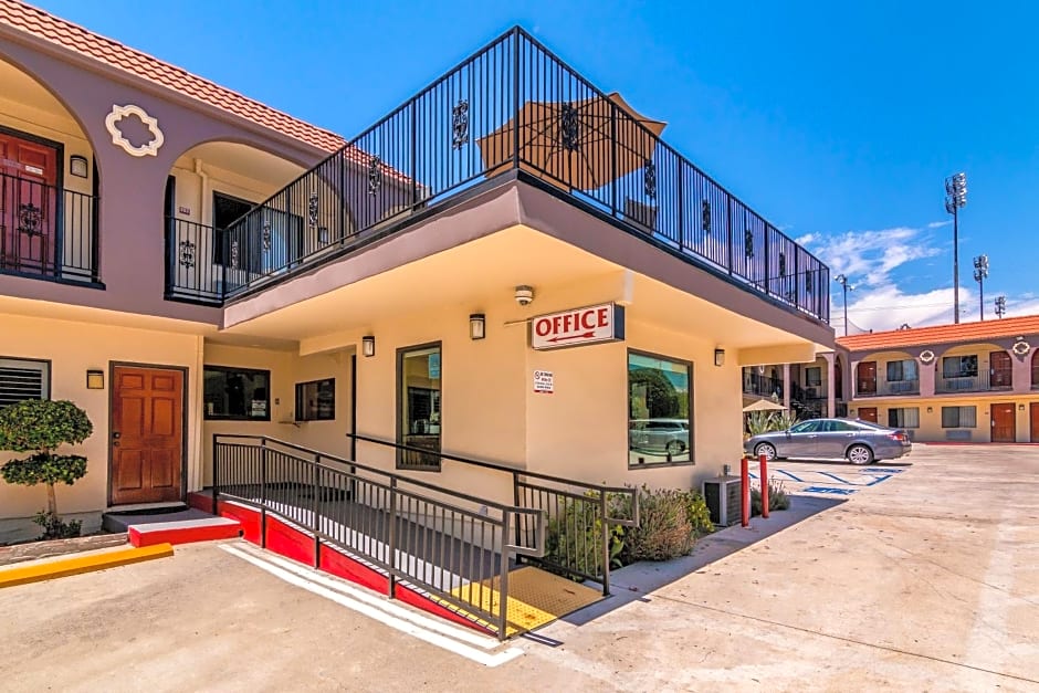 Econo Lodge Glendale - Pasadena