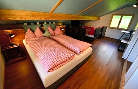 Deluxe Family Room