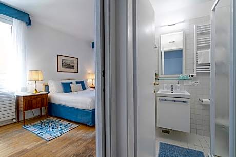 Deluxe Double Room with Canal View