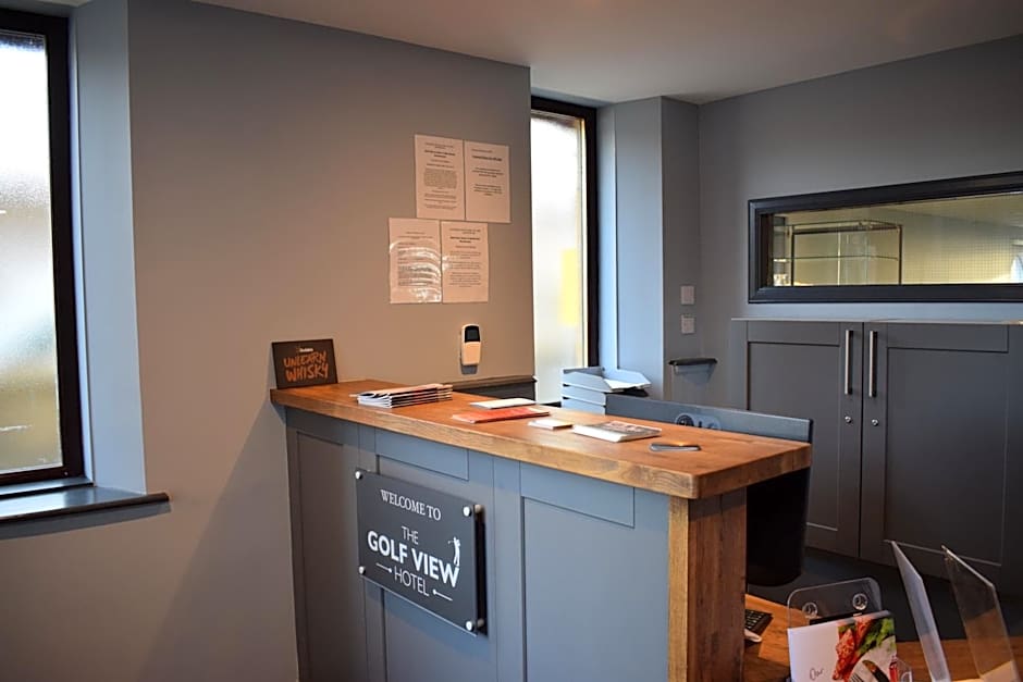 GOLF View Hotel & Macintosh Restaurant