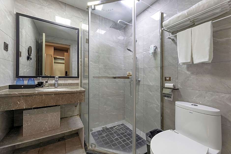 GYA Jiaxing Tongxiang City Century Avenue Hotel