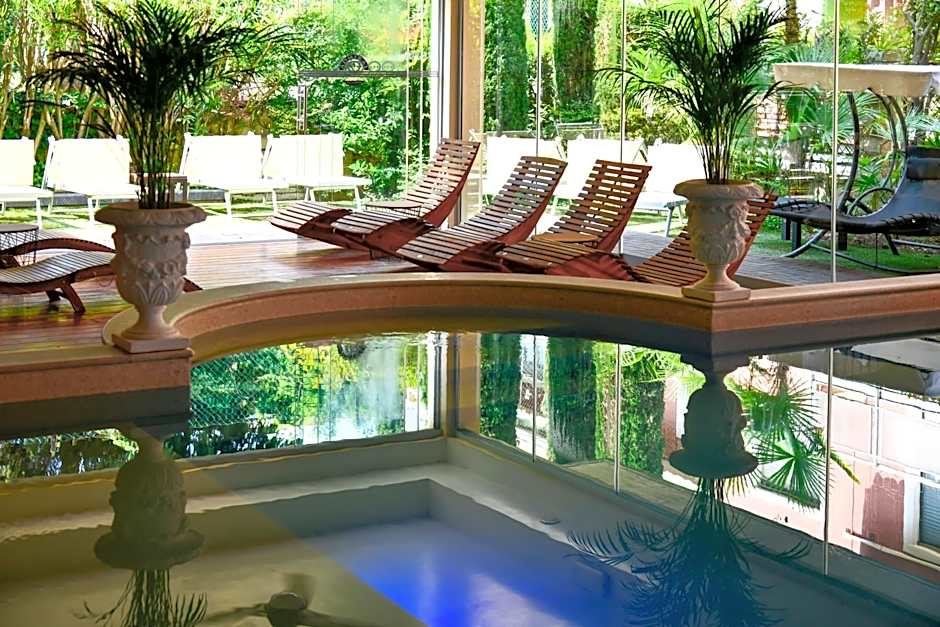 Admiral Hotel Villa Erme