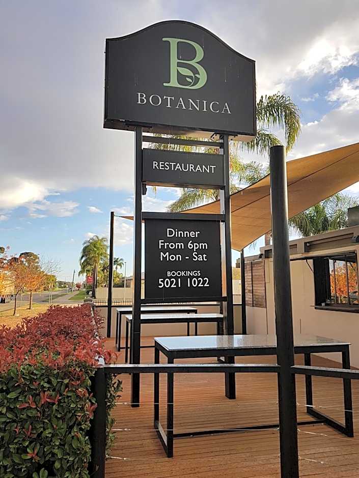 Comfort Inn Deakin Palms