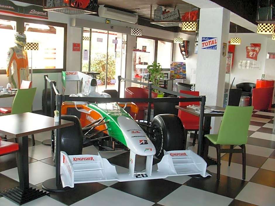 Kyriad Design Enzo De Vierzon