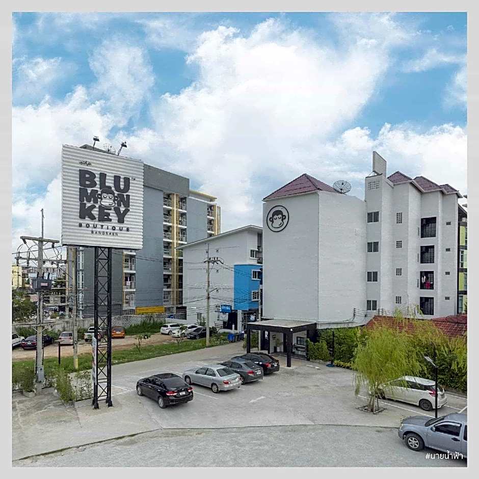 Blu Monkey Boutique Bangsaen