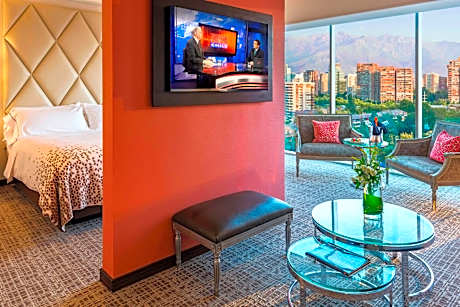 Junior Suite Club Level  King Suite
