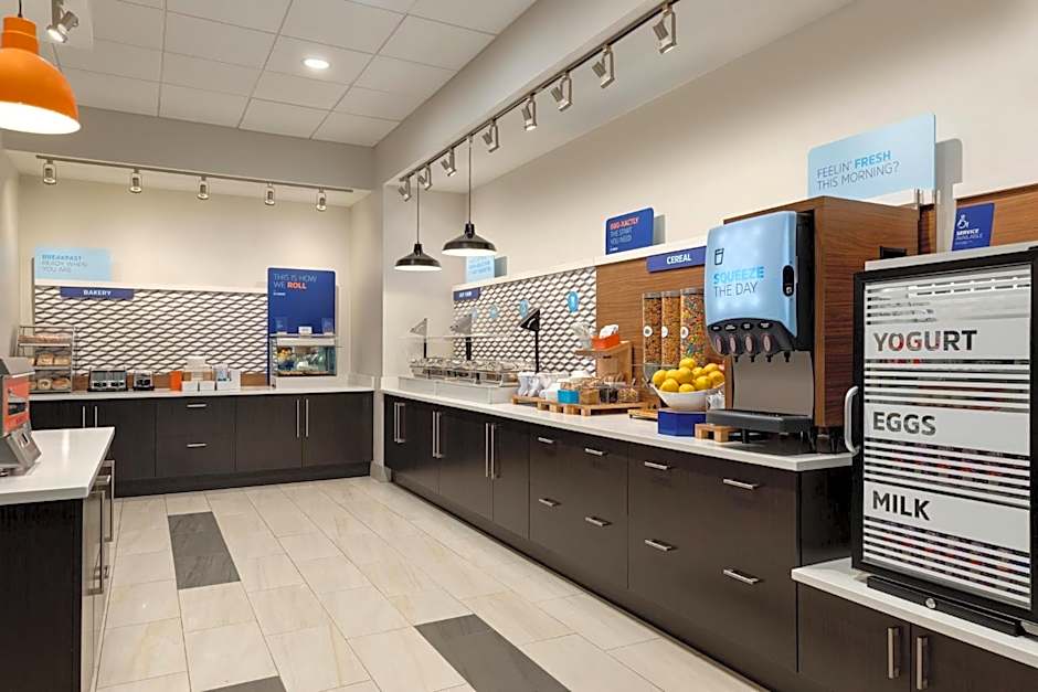 Holiday Inn Express & Suites - Dalton - Walnut Ave By IHG