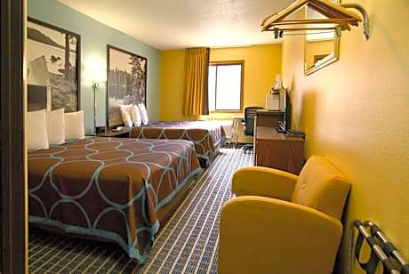 Queen Room with Two Queen Beds - Non-Smoking