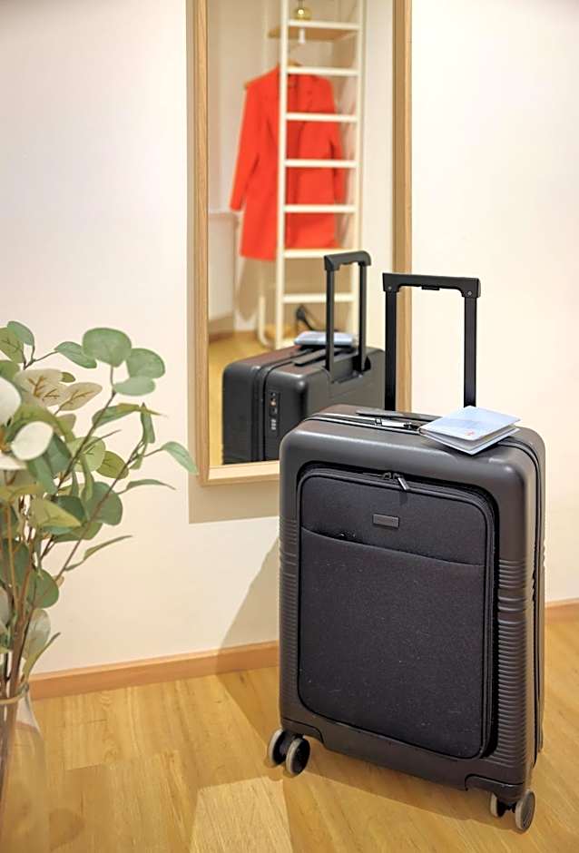 Jimmy's Apartments Dandelion