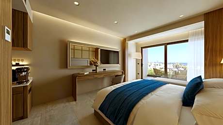 Deluxe Suite Garden View Sharing Pool