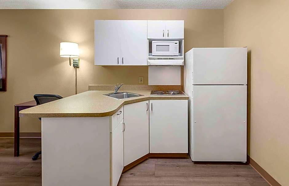 Extended Stay America Select Suites - Raleigh - RDU Airport