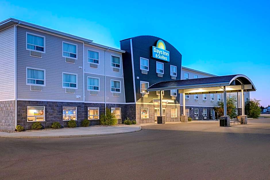 Days Inn & Suites by Wyndham Warman