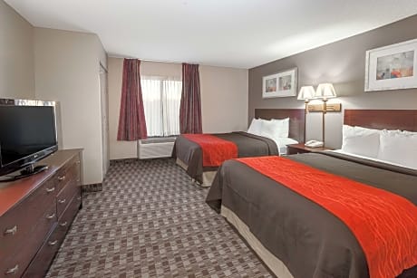 Double Suite with Two Double Beds- Non-Smoking