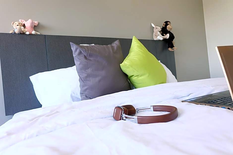 Trio Residence Si-Racha