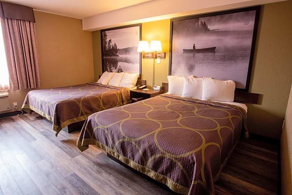 Super 8 by Wyndham Mississauga