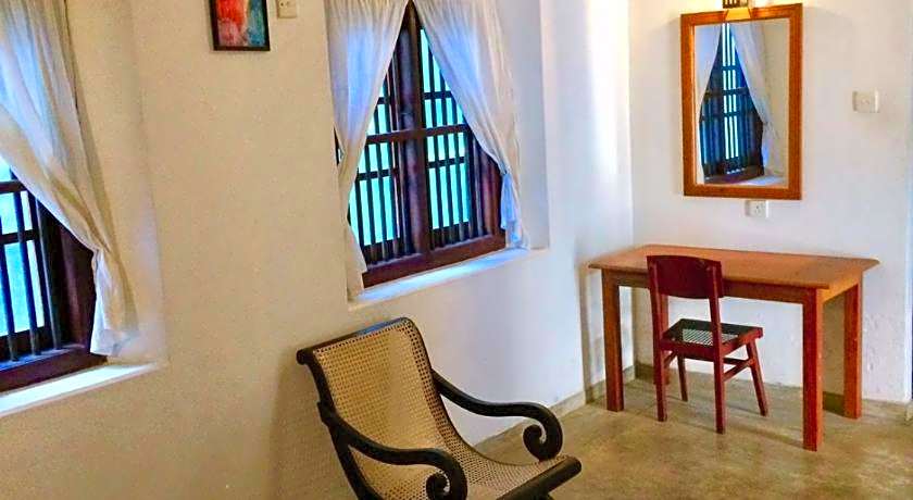 Curry Bowl Restaurant & Turtles Rest