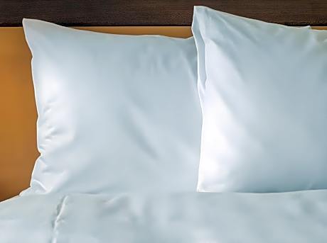 King Bed Business Suite Non-Smoking