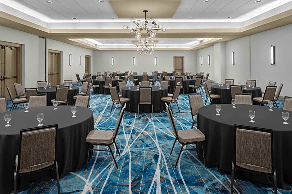 Sheraton Milwaukee Brookfield