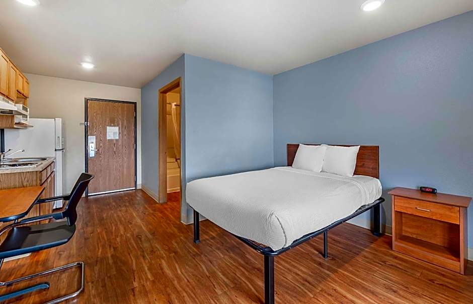 Extended Stay America Select Suites - Wichita - North