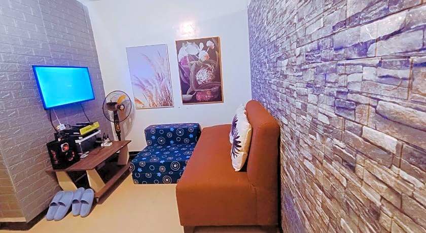 UNO'S Place with Karaoke,Wifi,Netflix and Balcony