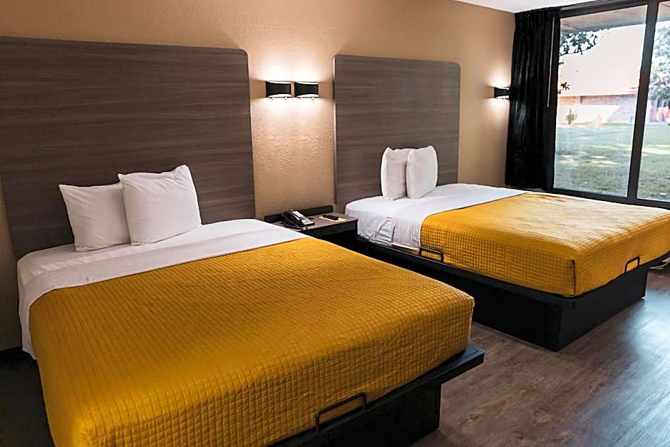 Express Inn & Suites